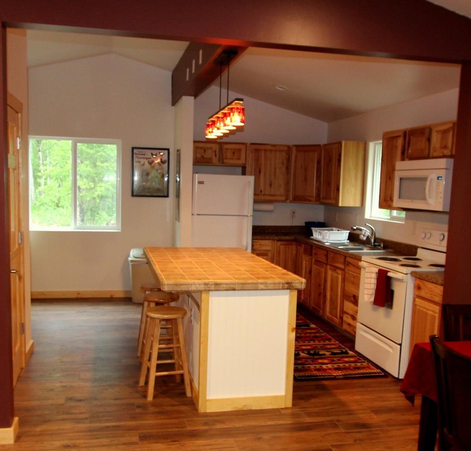 Talkeetna Wilderness Lodge & Cabin Rentals Sunshine Екстер'єр фото